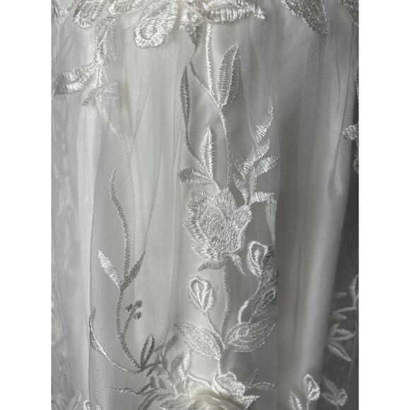 David's Bridal 3D Floral Wedding Dress Size 10 Soft White - Picture 4 of 13
